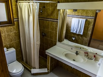 Hotel Rancho San Vicente Badkamer met douche