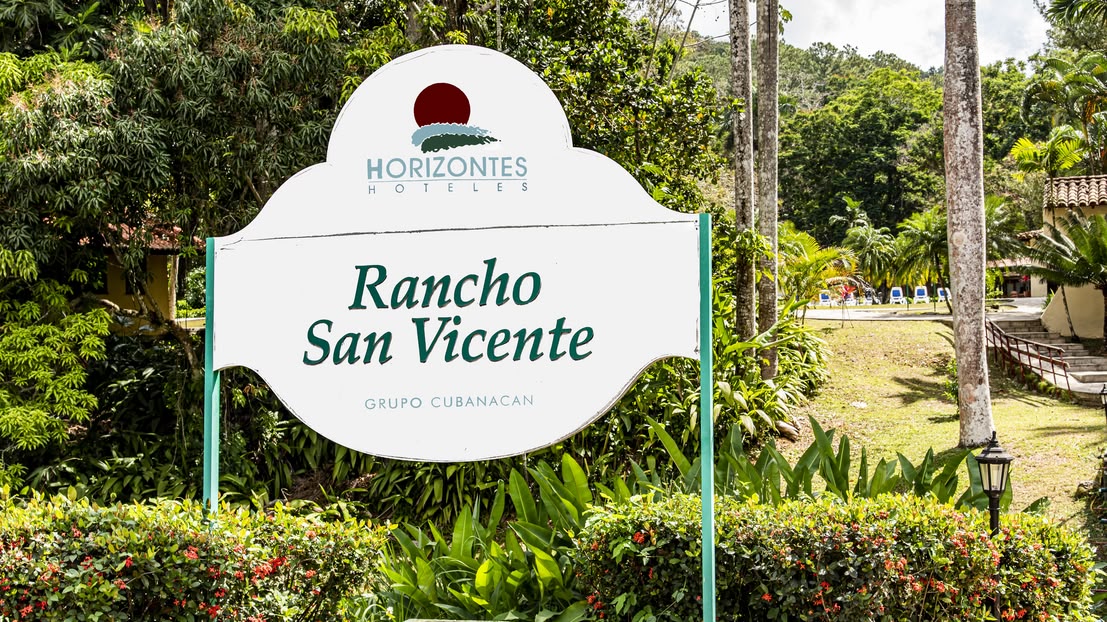 Ingang Hotel Rancho San Vicente