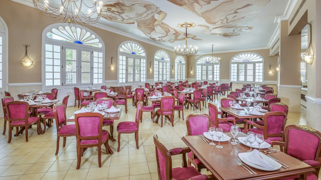 Hotel Sevilla Restaurant groot